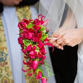 fwthumbSarah & Mike, shower bouquet of glorisa & roses.jpg